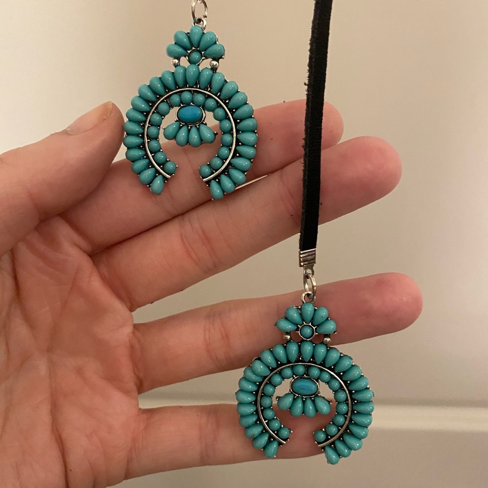 Turquoise wrap choker